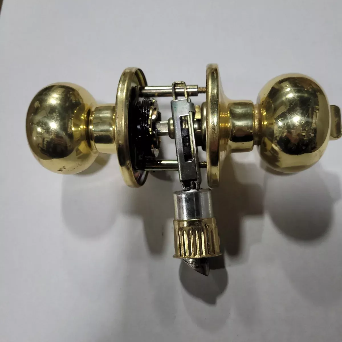 Used RV Interior Door Knob 1 1/2" Wall 2 3/4" Latch Locking